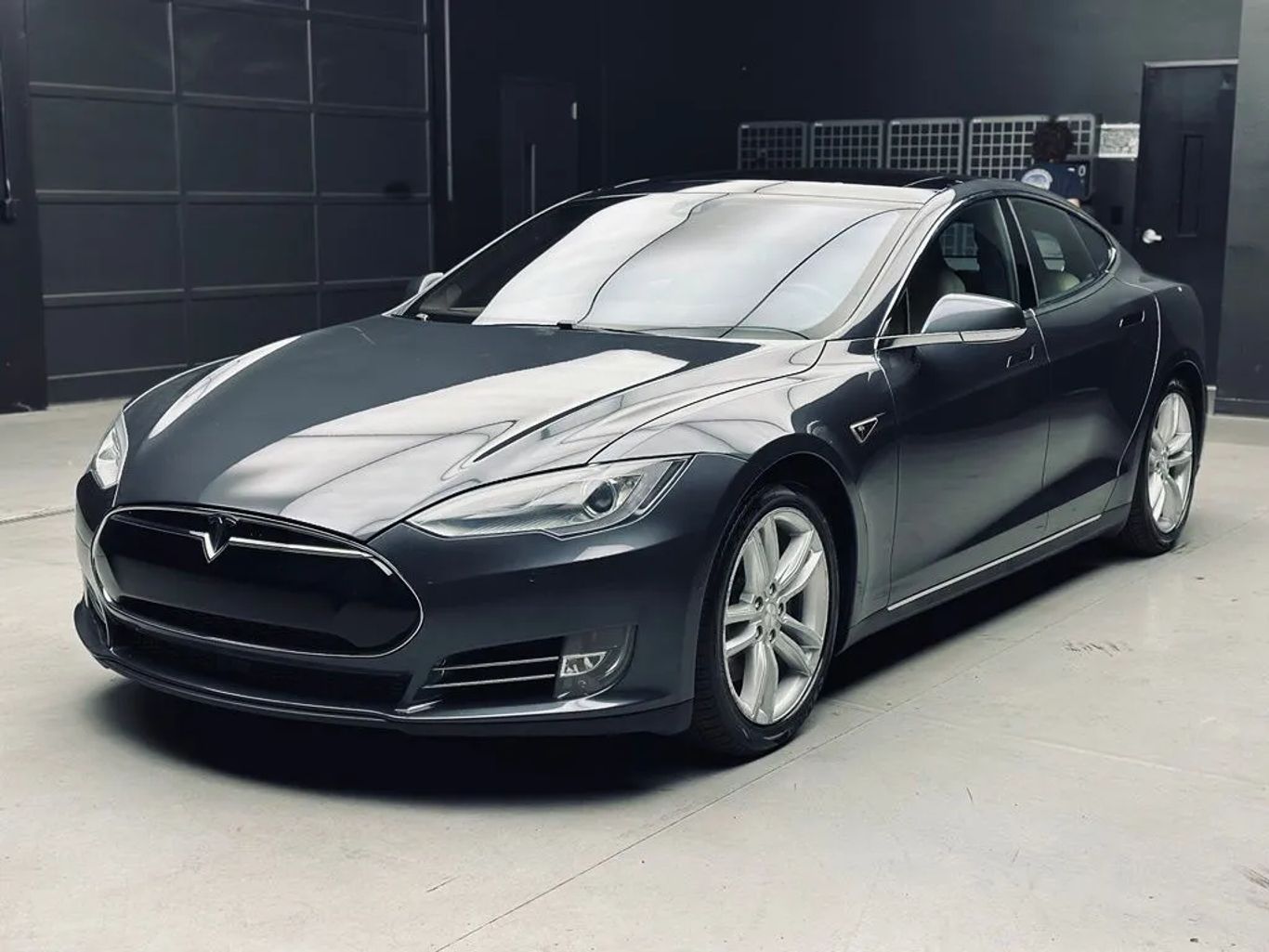tesla model s 2015 5YJSA1H25FF082416 image tesla model s 2015 5YJSA1H25FF082416 image